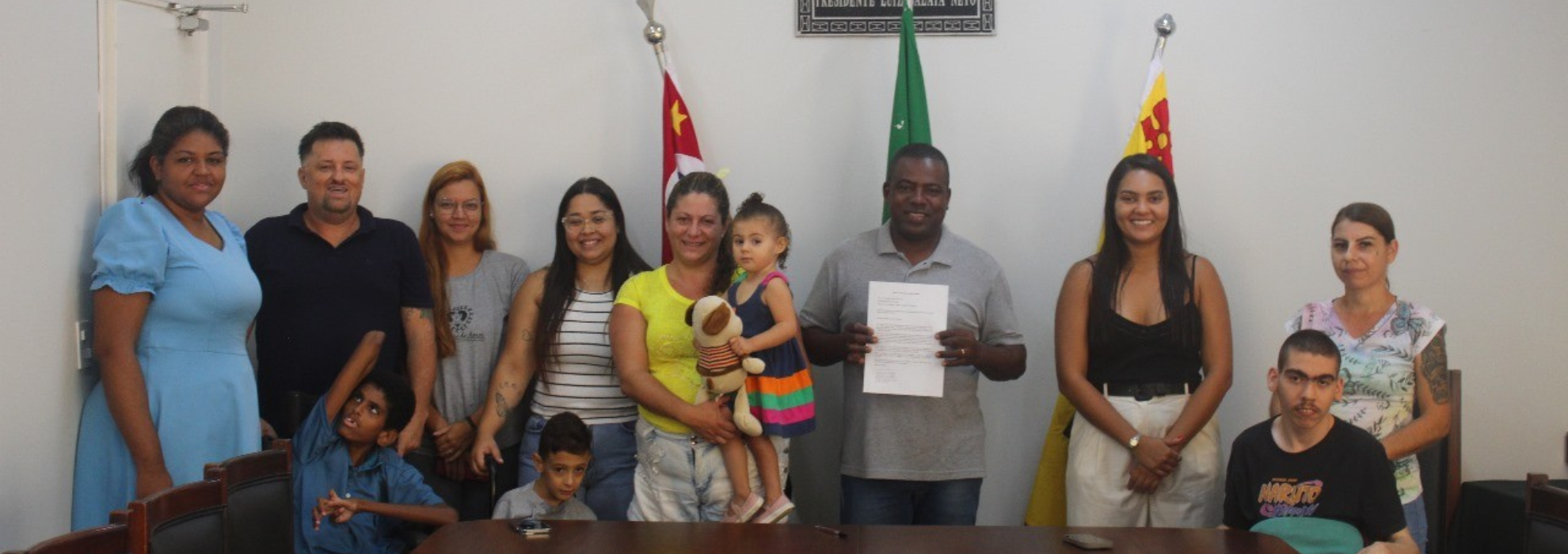 Mães de crianças cadeirantes solicitam parquinho inclusivo em reunião na Câmara Municipal