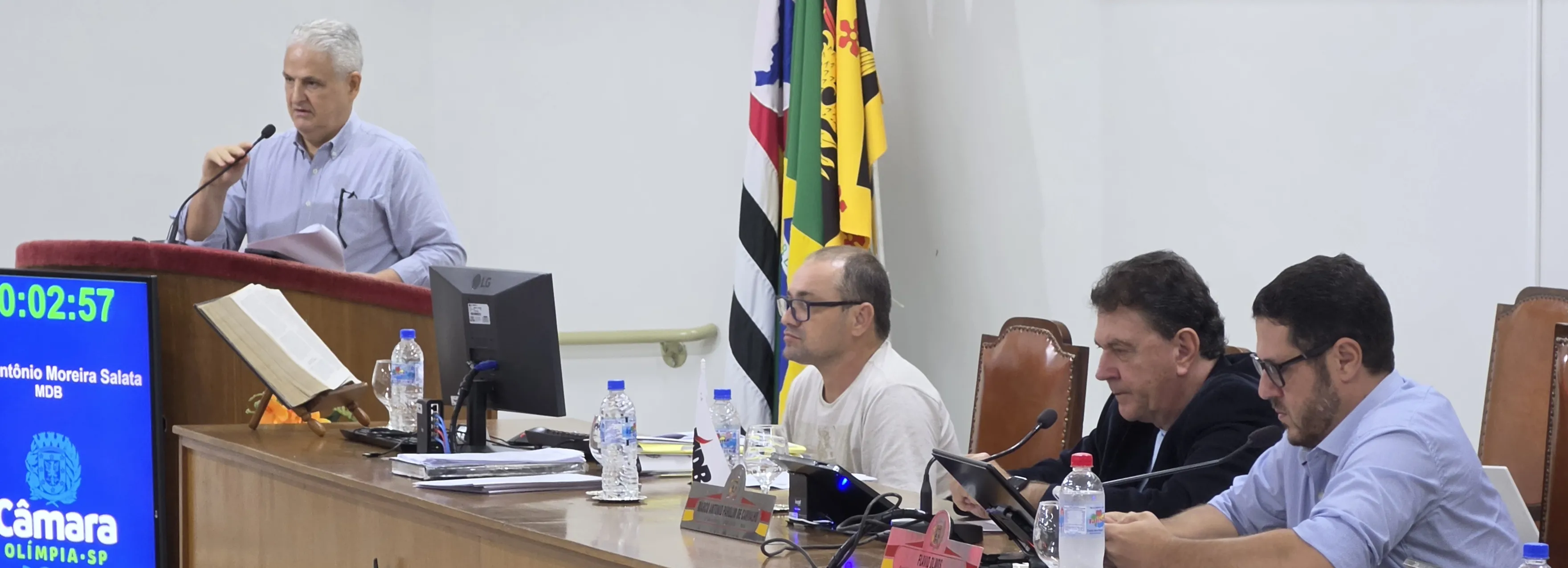 Câmara de Olímpia transforma tribuna em pressão contra Sabesp e Área Azul
