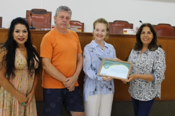 Representantes da Associação Cultural “Samba Sem Compromisso recebem voto de aplauso 