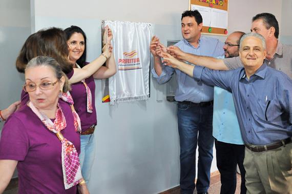 A primeira escola climatizada de Olímpia é entregue com a presença de autoridades munícipais