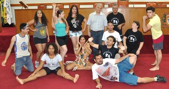 Presidente Salata da Câmara estimula grupo teatral de Olímpia