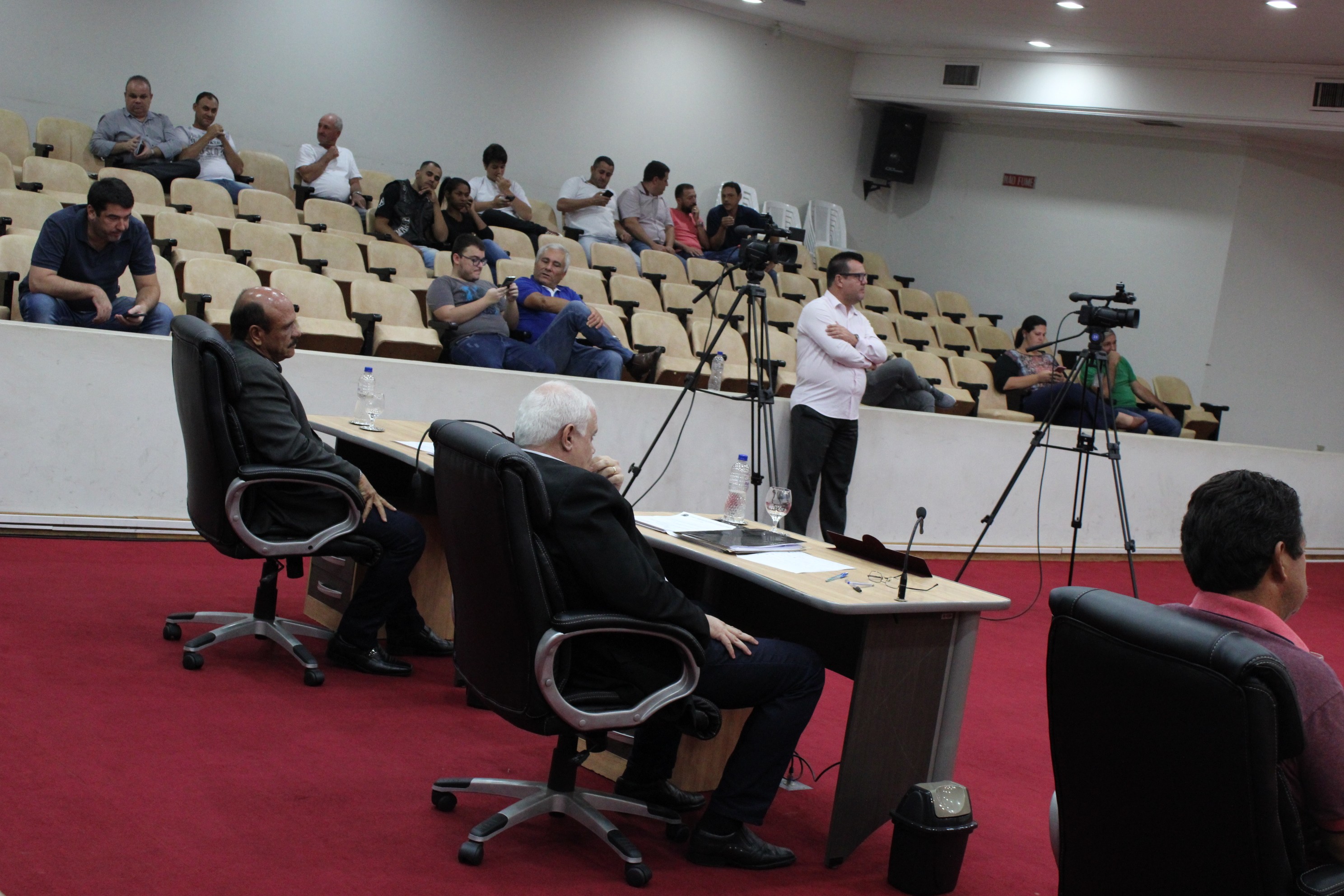 Última sessão ordinária de 2019 aprova 14 matérias legislativas