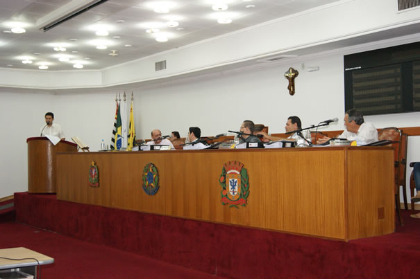 Sessão aprova cinco e retira um para Extraordinária dia 26