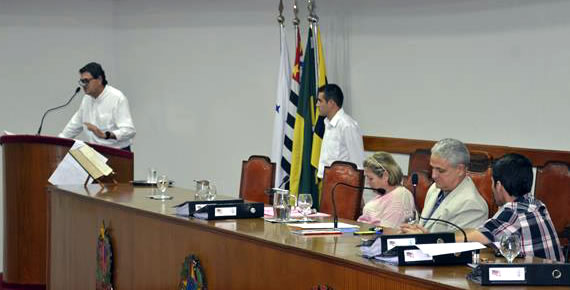 Vereadores sabatinam o superintendente do Daemo sobre perdas reais de água na distribuição e após o tratamento