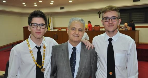 DeMolays marcam a passagem de seu dia falando da ordem na Câmara de Olimpia