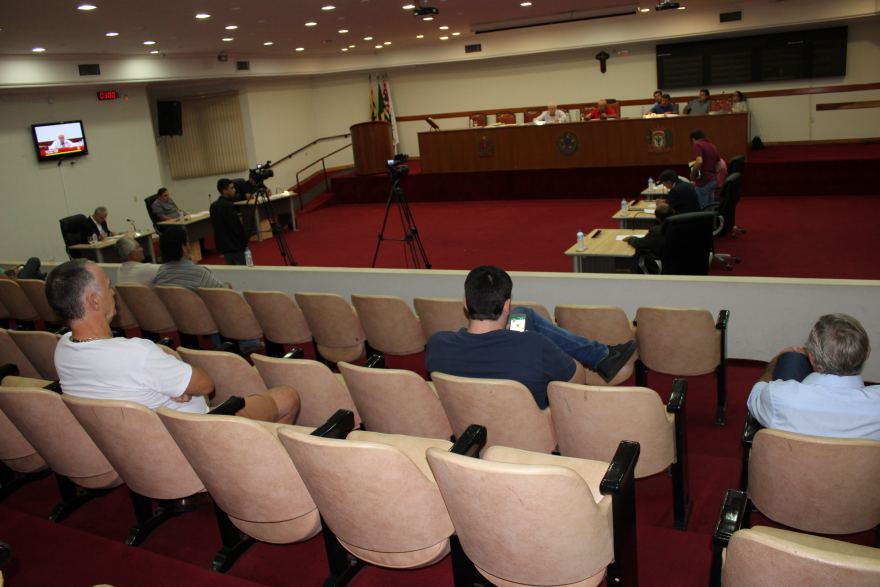 CÂMARA APROVA 3 PROJETOS E PRESIDENTE CONVOCA AUDIÊNCIA PÚBLICA PARA PRÓXIMA QUINTA-FEIRA