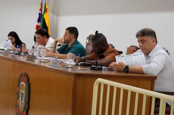 Sessão da Câmara avança projetos da Prefeitura e concentra debate em serviços urbanos
