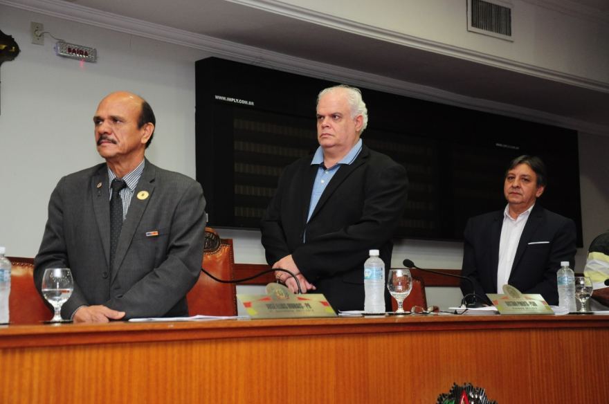 CÂMARA DELIBERA 13 E VOTA 10 PROJETOS ESTA NOITE