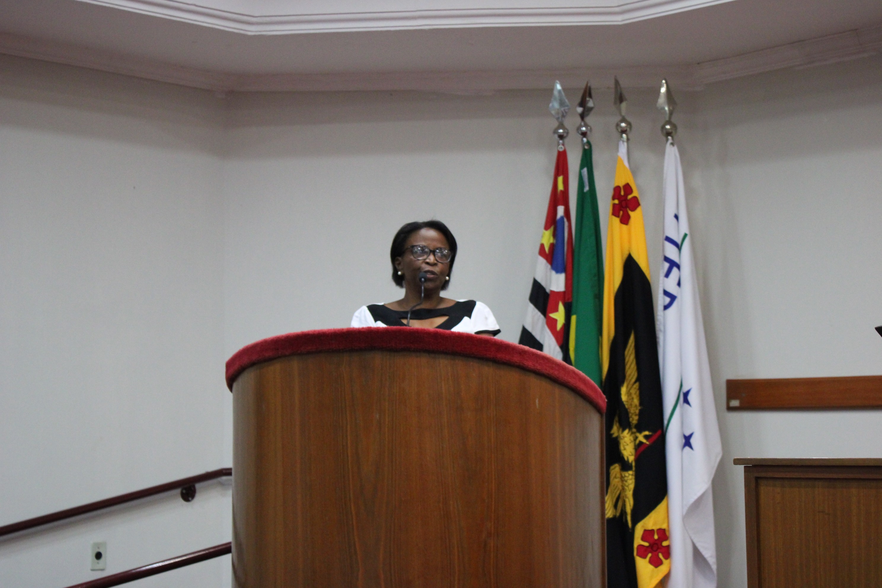 Vereadora Edna Marques solicita ao deputado Geninho Zuliani emenda de R$300 mil para reforma do CRAS 3