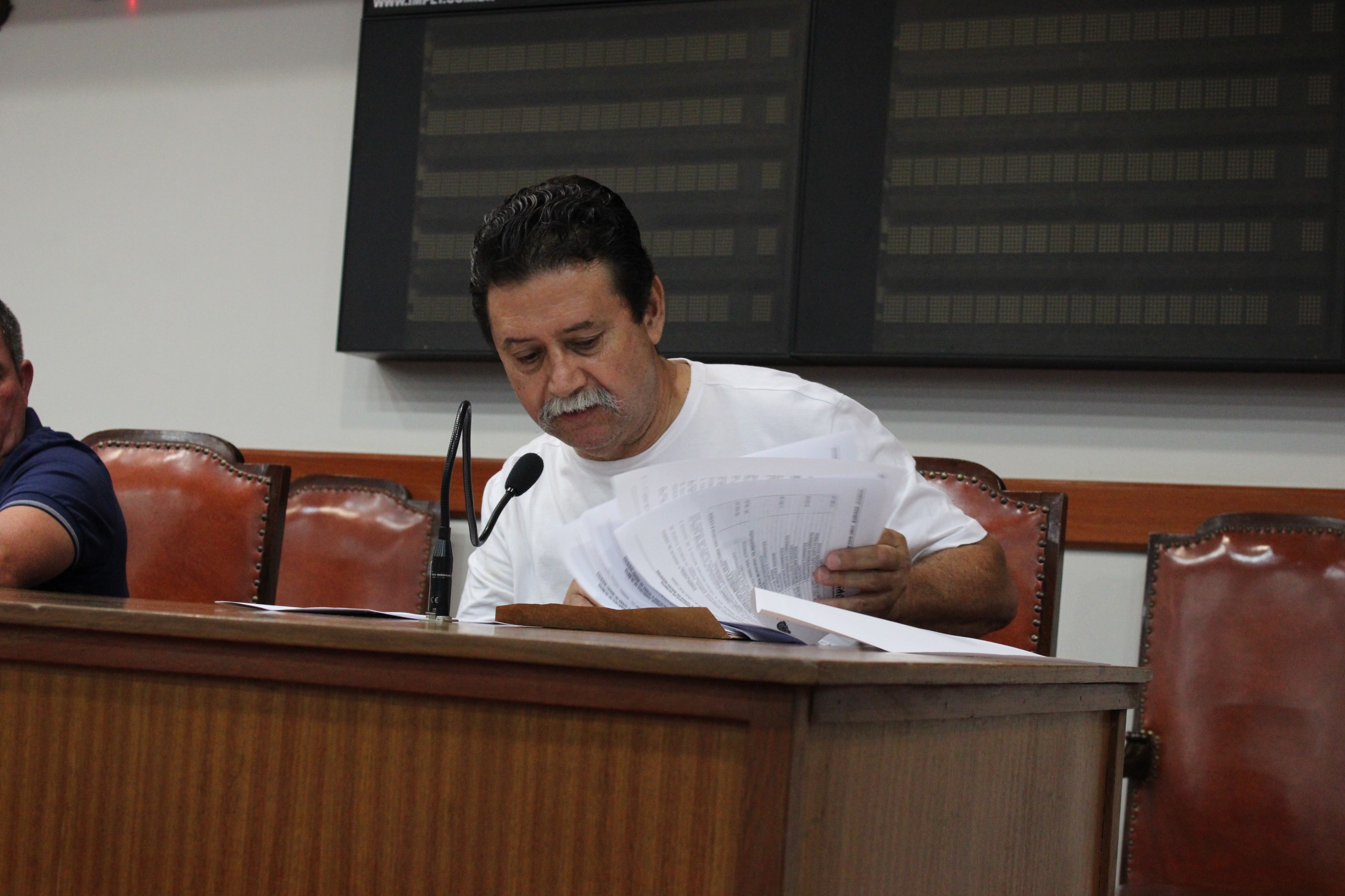 Com público restrito , Câmara aprova 3 projetos de lei do Executivo