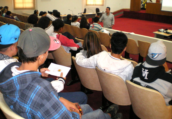 Alunos da Escola Reis Neves participam de sabatina com o Presidente Beto Puttini