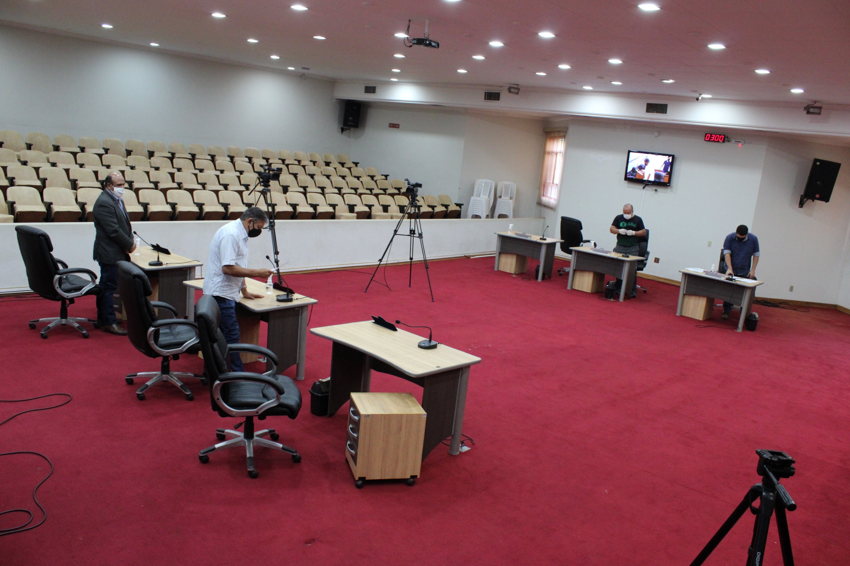 Câmara aprova projeto de emenda à Lei Orgânica em sessão extraordinária