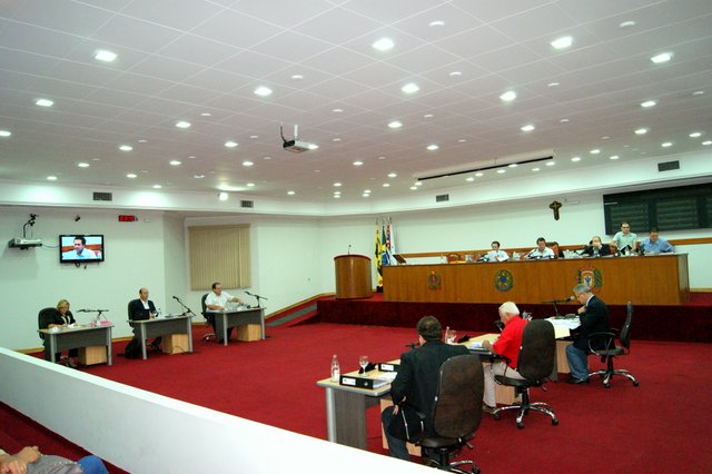 Sessão ordinária de 25 de fevereiro foi realizada com grande público