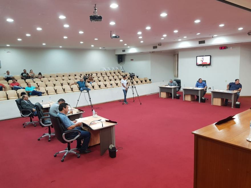 Câmara discute e vota 3 projetos do Executivo hoje