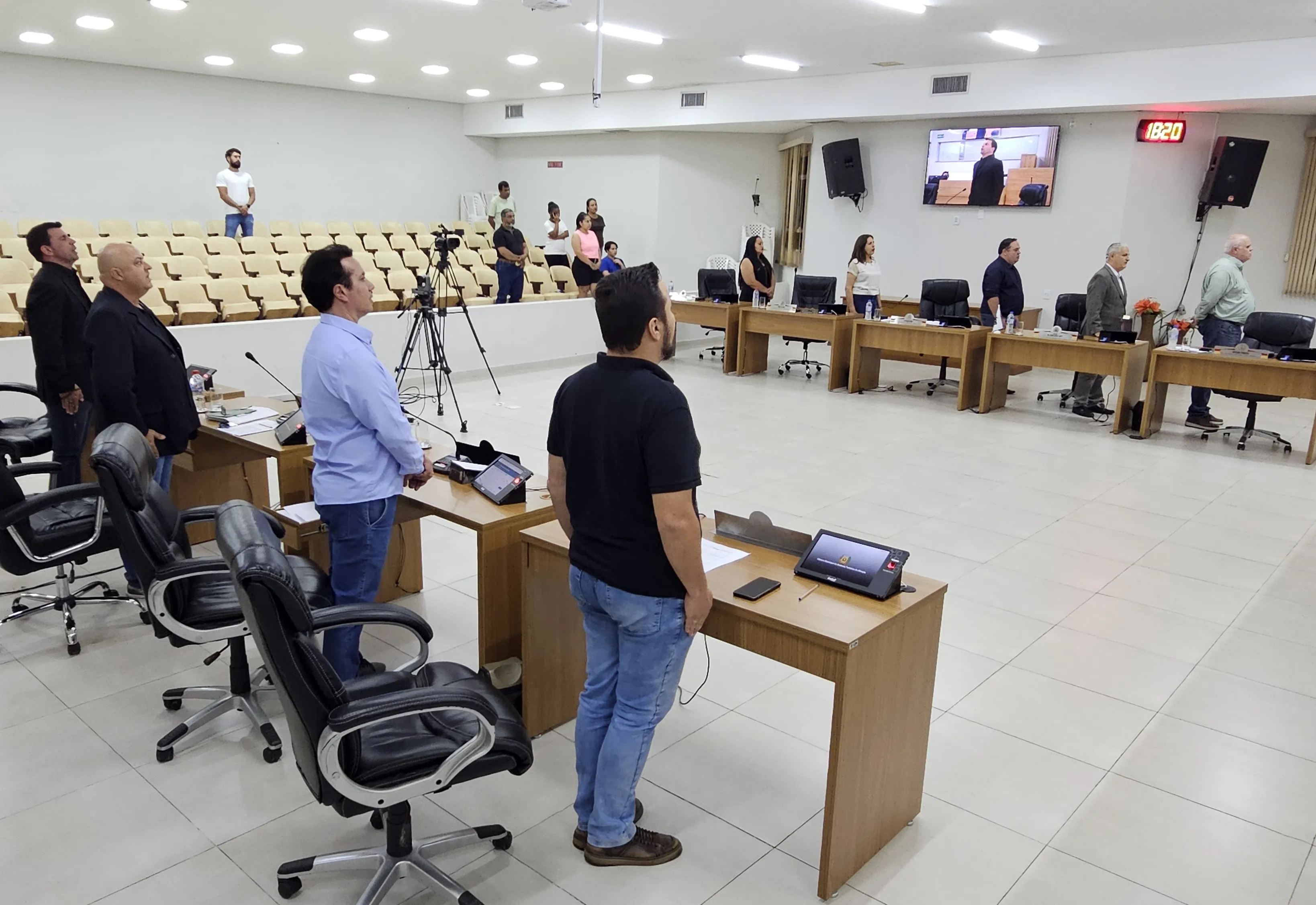 Câmara aprova leis que ampliam políticas para mulheres em Olímpia
