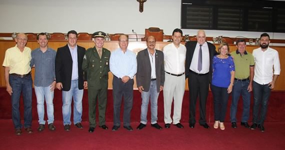 Câmara Municipal realiza posse de vereadores suplentes