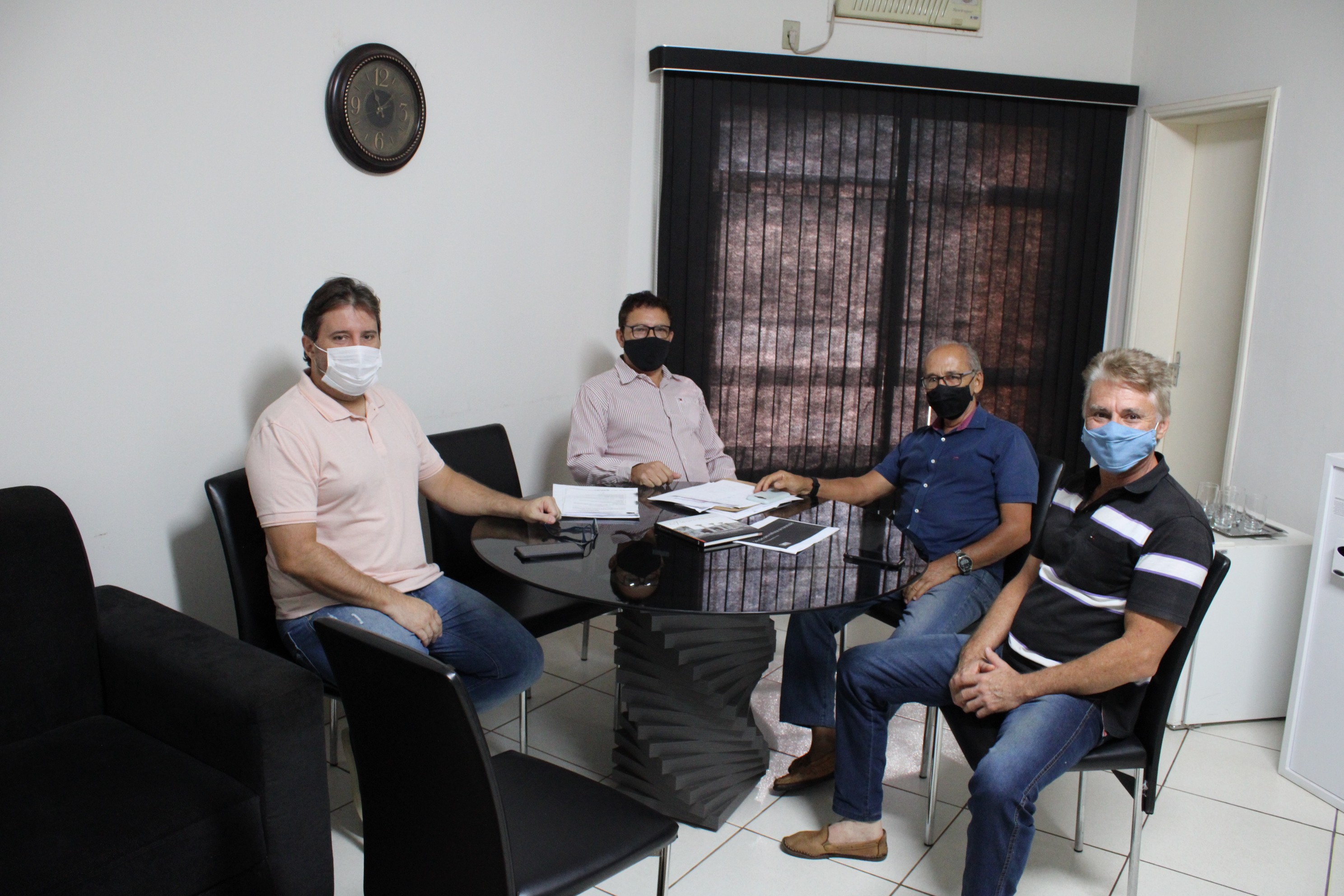 Câmara recebe visita do presidente da Associação do Centro de Convivência do Idoso Grupo Nova Esperança