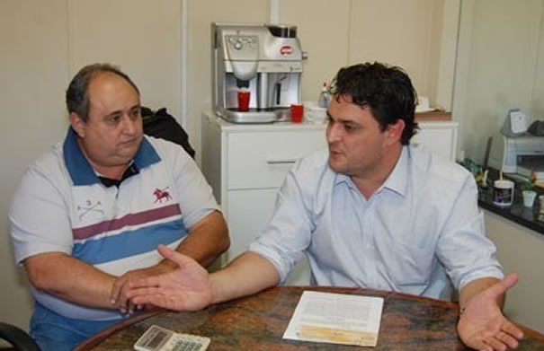 Após aprovação de Projeto ontem, Bertoco acompanha Geninho na consolidação de compra de terreno em Distrito