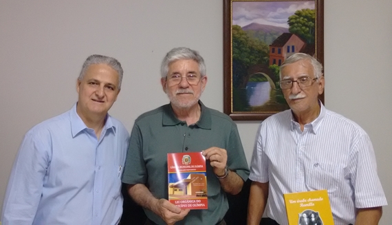Salata recebe o médico olimpiense Jorge Salles que divulga seu livro Terra Natal na edição eletrônica