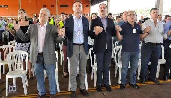 Representando a Câmara, o Presidente Salata comparece a missa de término de safra da Usina Guarani