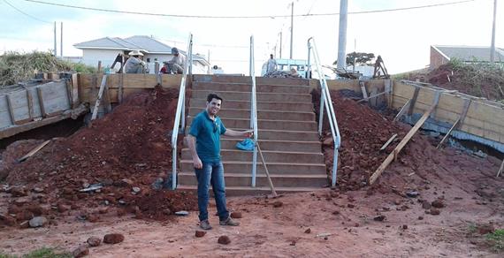 Vereador Marco Santos fiscaliza obra que está sendo realizada na Cohab III através de pedido de sua autoria