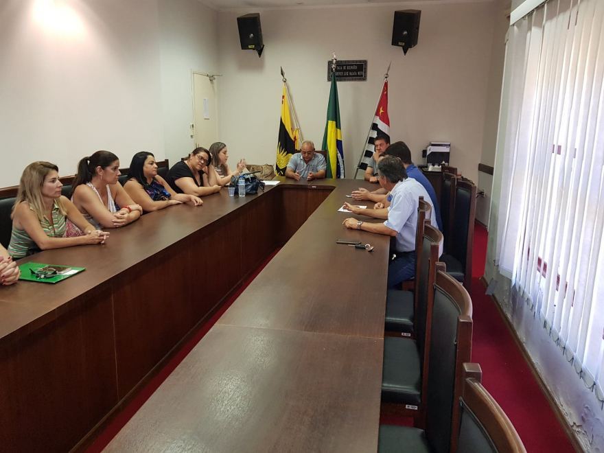 Vereadores e Secretários decidem suspender a tramitação do projeto dos Professores