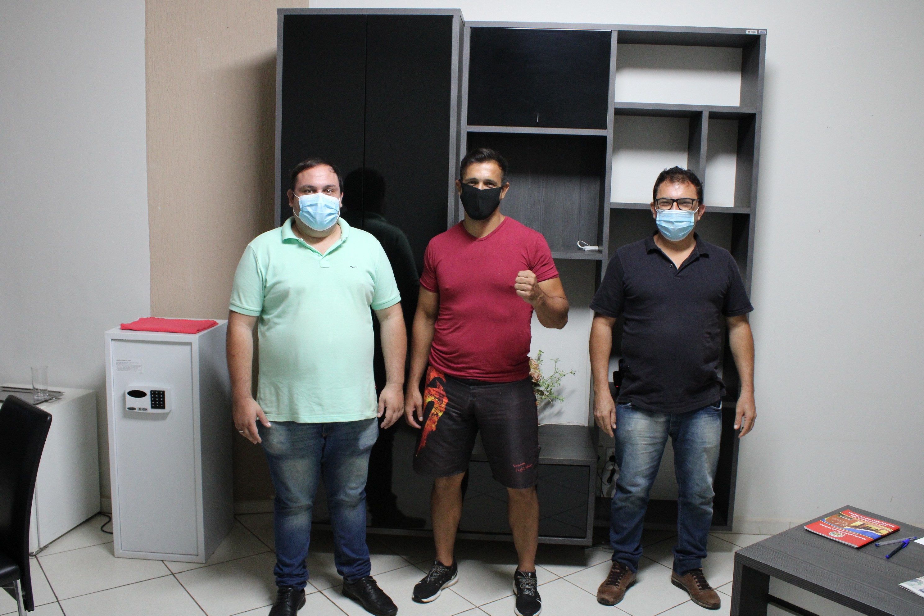 Em busca de melhorias para o esporte local , Câmara recebe secretário de esportes Fernandinho e Deva Castro