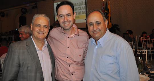 Lançamento da campanha de natal da ACIO tem a presença do vereador Luiz Salata