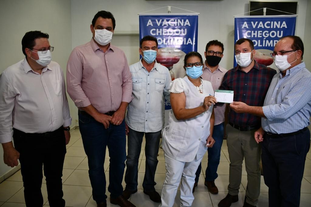 Representando a Câmara Municipal , Presidente Zé Kokão comparece à primeira vacinação contra o covid-19