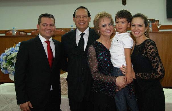 Apostolo Paulo Correa recebeu Título de Cidadão Honorário em noite de louvores