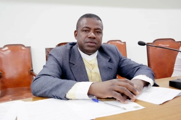 Câmara entrega homenagens a três personalidades de Olímpia nesta sexta (28)