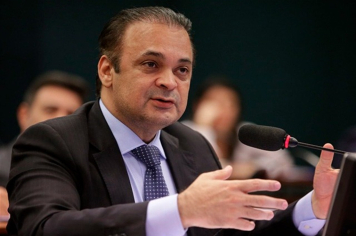 Câmara entrega Título de Cidadão Olimpiense a Roberto de Lucena neste sábado (18)