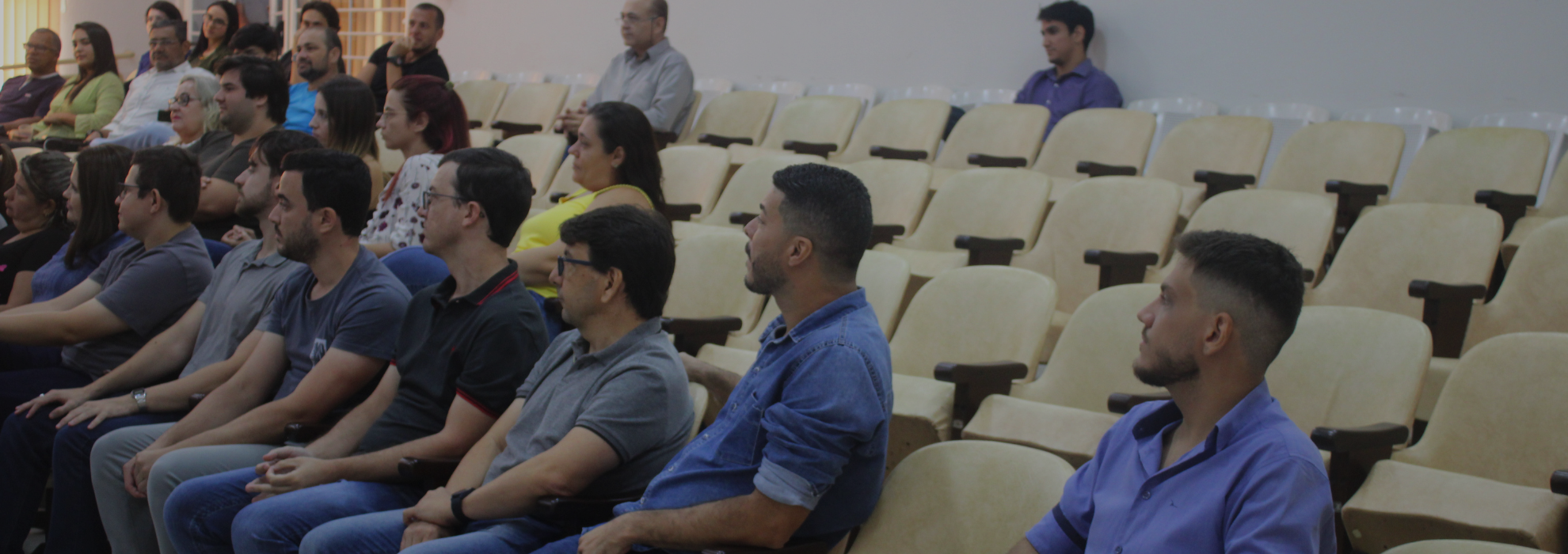 Descontração e diálogo marcam reunião de integração na Câmara Municipal