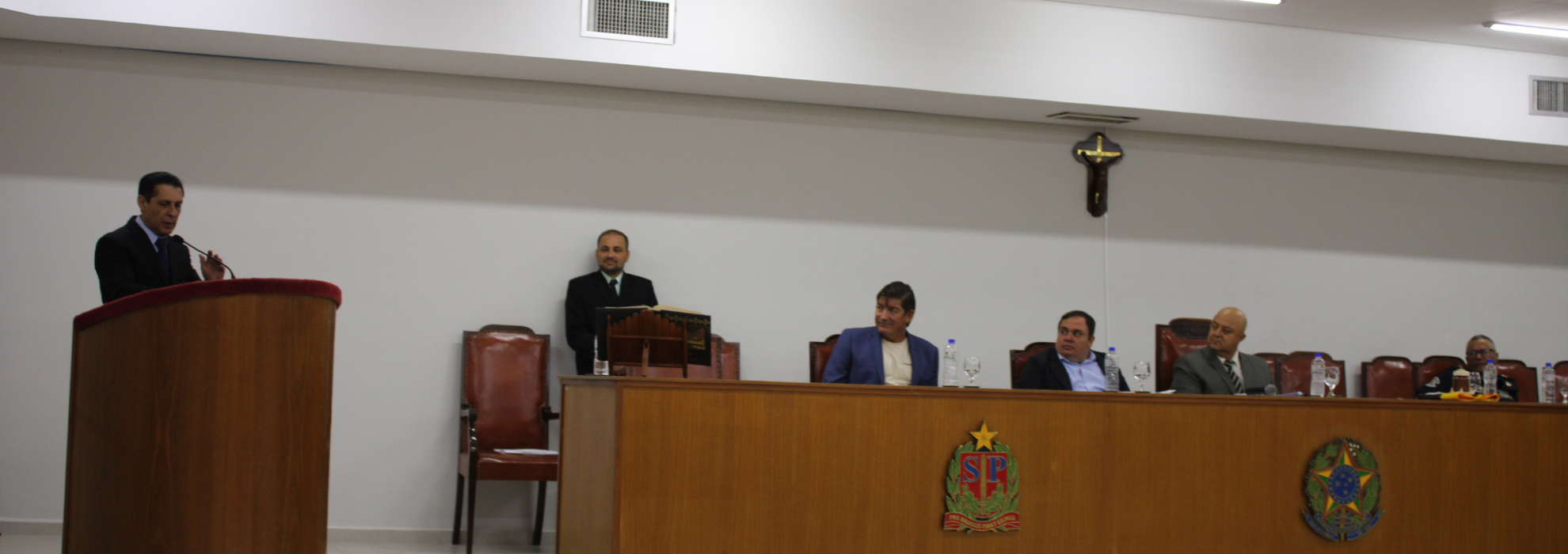 Em noite festiva , Câmara entrega título de cidadão honorários a dois novos irmãos olimpienses