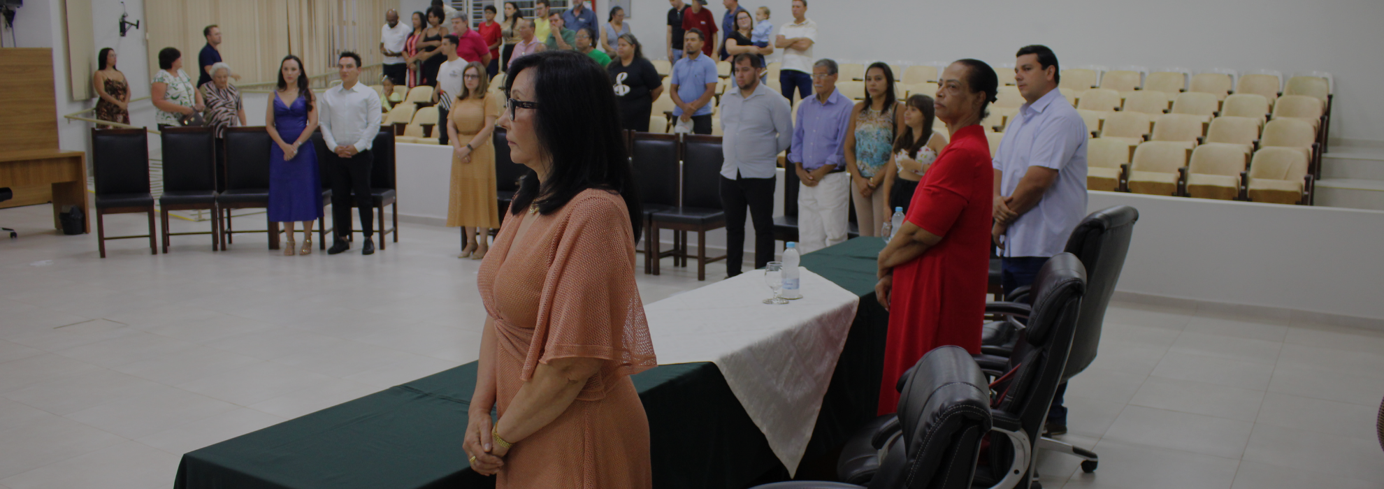 Emoção marca sessão solene em dia de homenagens