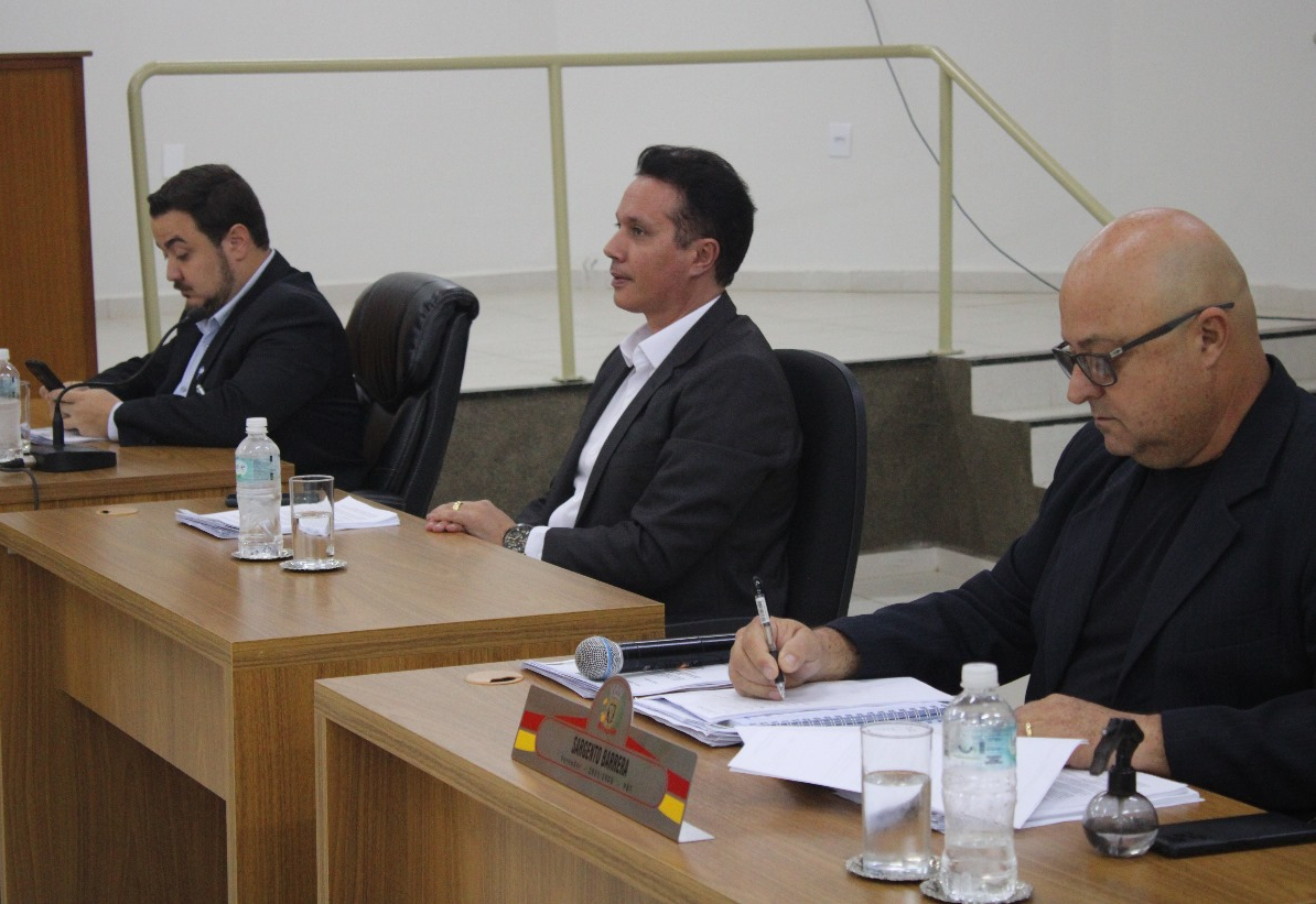 Câmara aprova 25 matérias na 8ª sessão ordinária