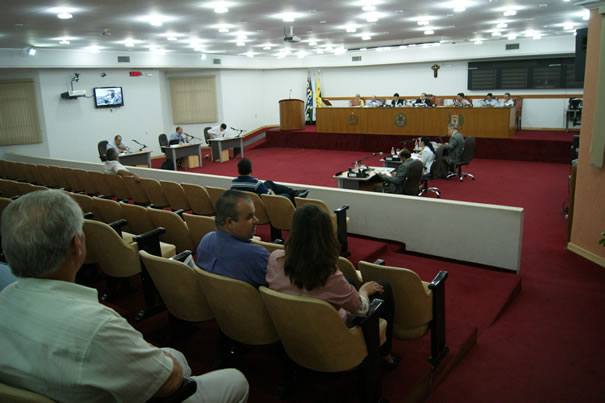Sessão aprova três projetos do Executivo