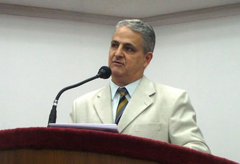 “Observadores da Cidade”, Prefeito regulamenta lei de Salata